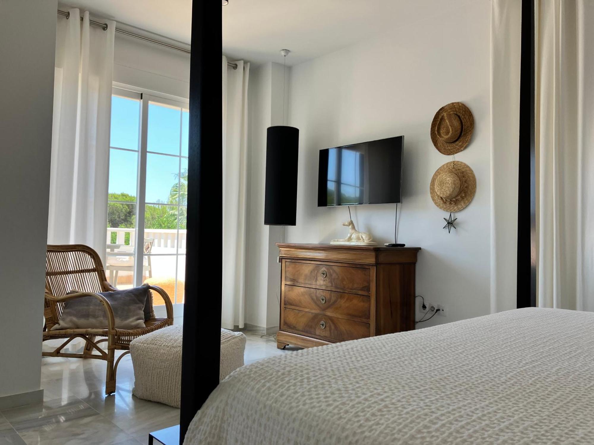 Villa De La Luz Luxury Guesthouse Эль-Портиль Номер фото